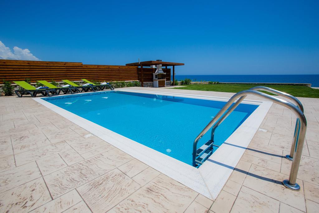 Antonoglou Beach Villas - Waterfront Luxury Retreat Lachania  Room photo
