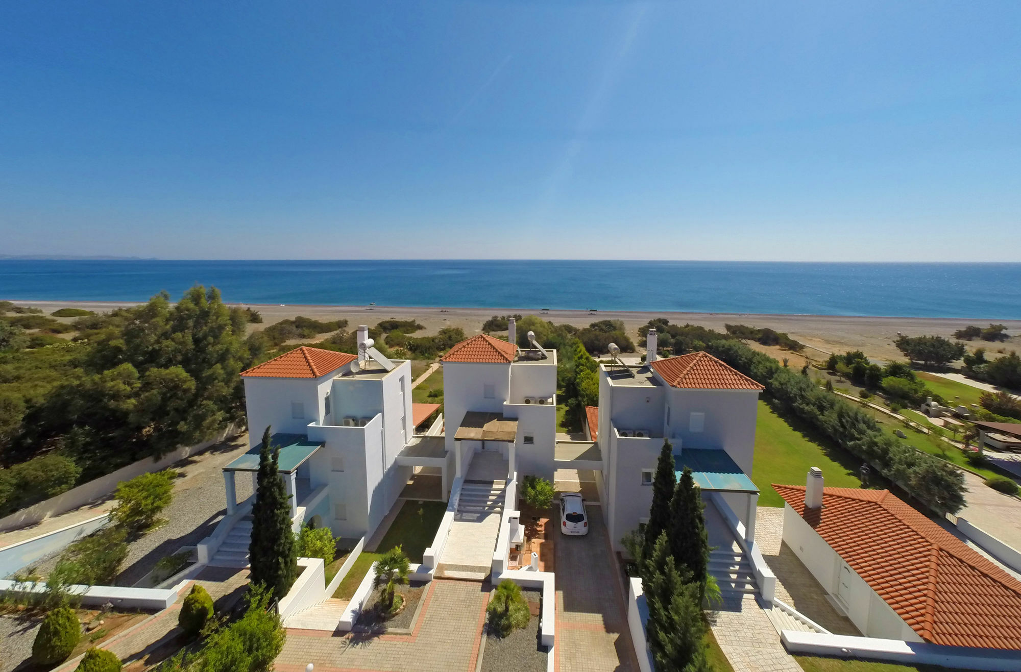 Antonoglou Beach Villas - Waterfront Luxury Retreat Lachania  Exterior photo